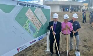 Parque_20para_20la_20Tercera_20Edad_20groundbreaking.jpg